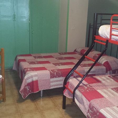 Hostal Rico Madrid Bagian luar foto