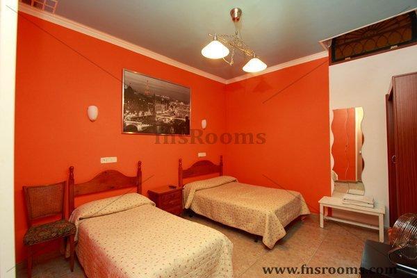 Hostal Rico Madrid Bagian luar foto