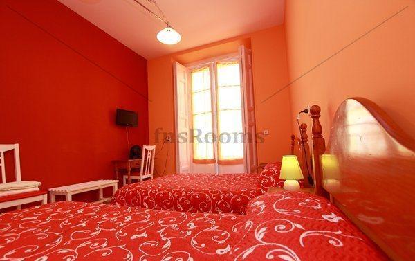 Hostal Rico Madrid Bagian luar foto