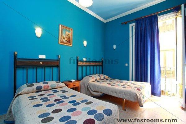 Hostal Rico Madrid Bagian luar foto