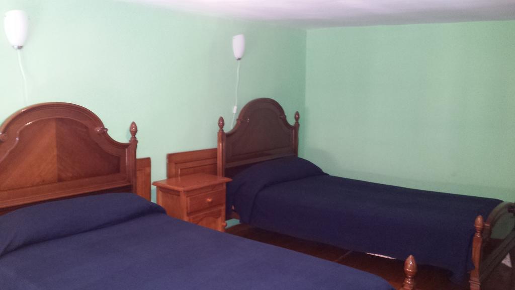 Hostal Rico Madrid Bagian luar foto