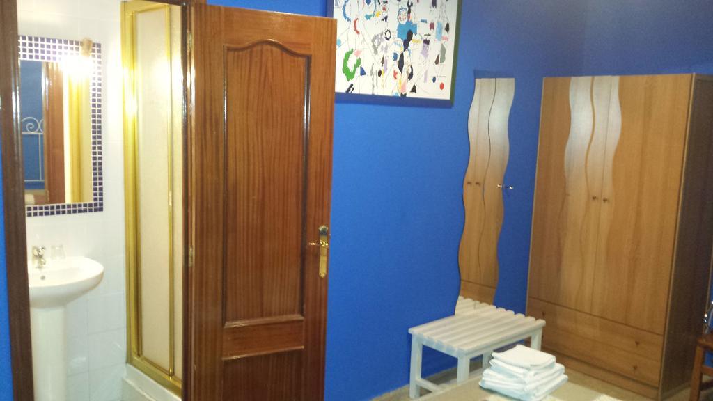 Hostal Rico Madrid Bagian luar foto