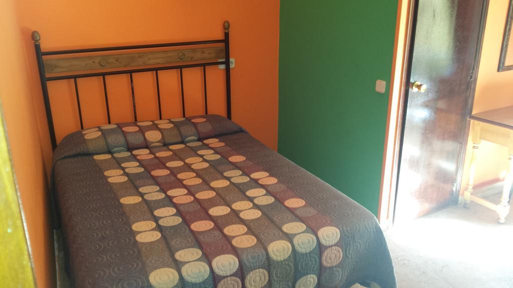 Hostal Rico Madrid Bagian luar foto