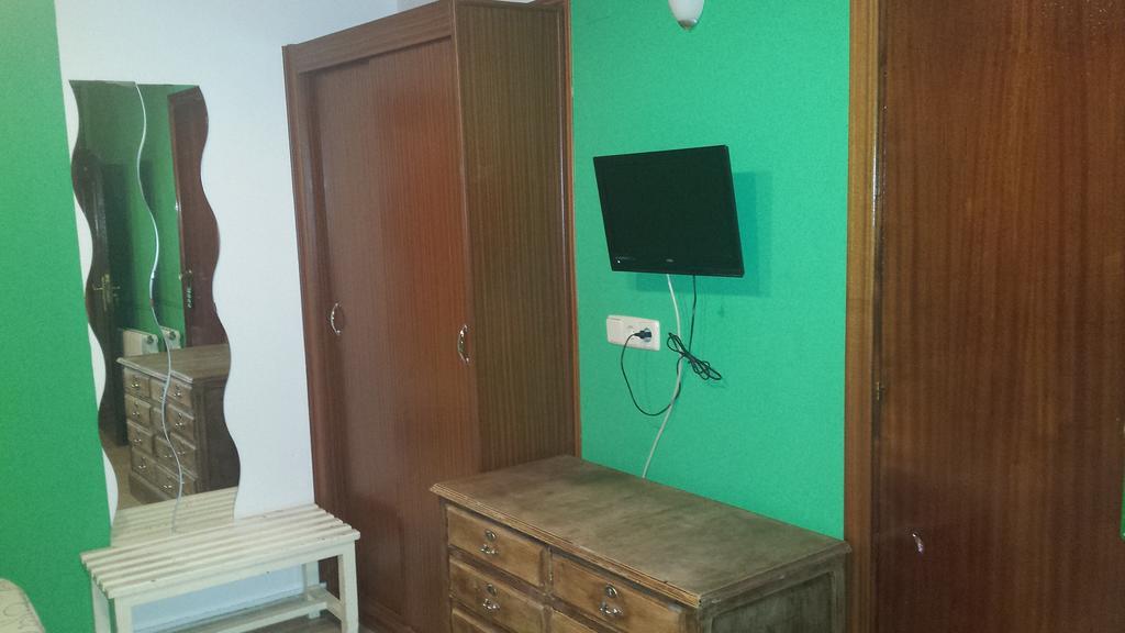 Hostal Rico Madrid Bagian luar foto